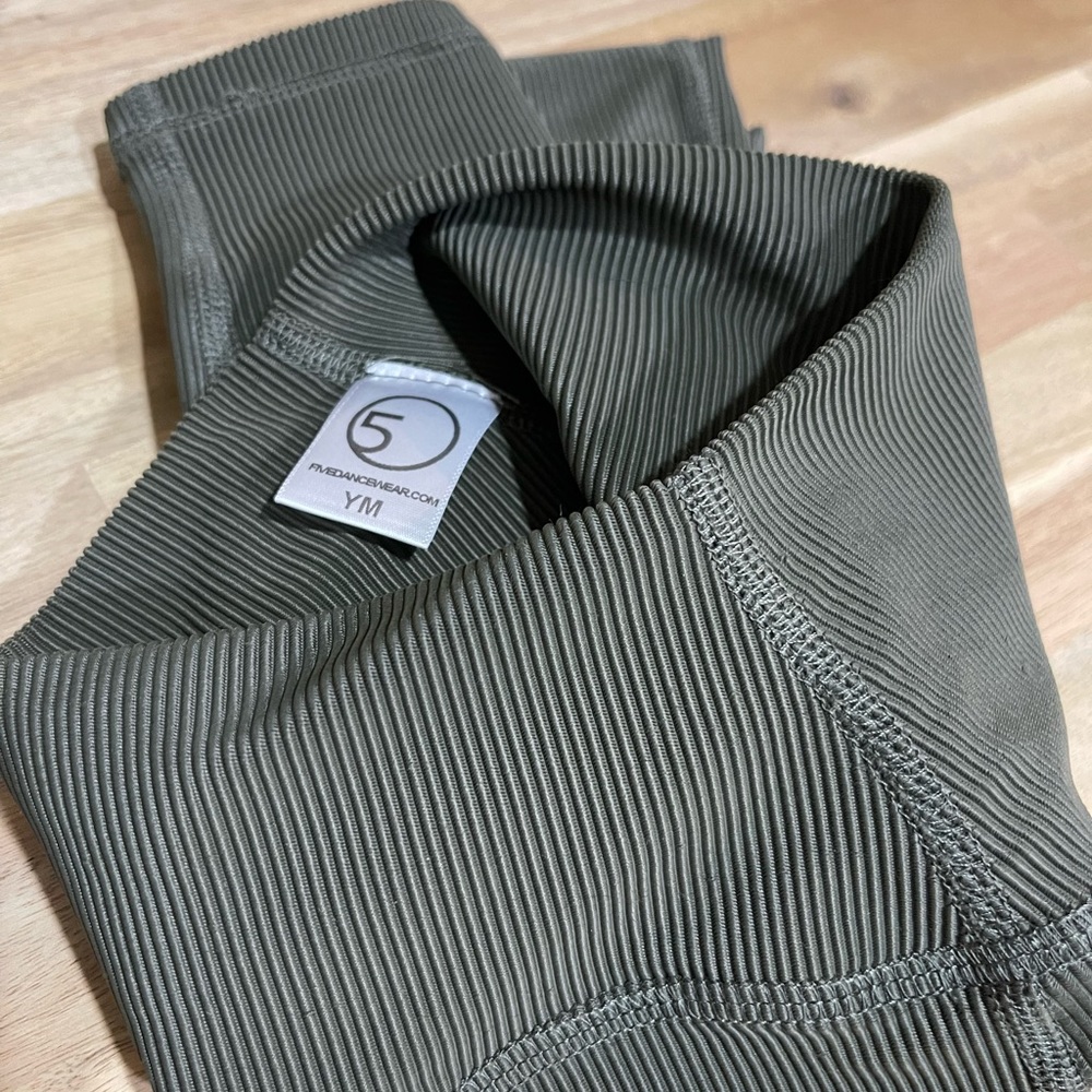 FIVE DANCEWEAR